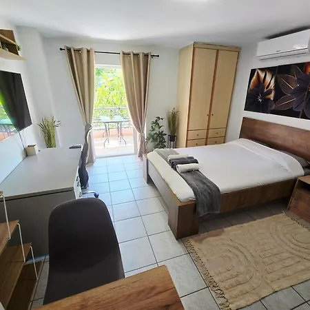 The Garden - Spacious Balcony *