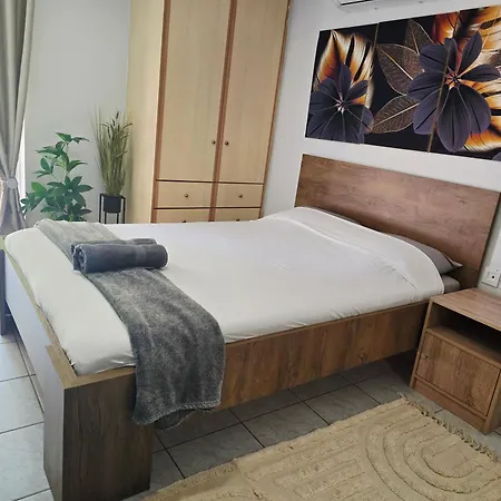 The Garden - Spacious Balcony Apartment